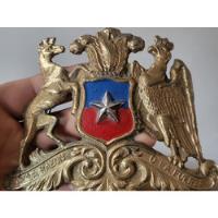 Antiguo Escudo Chileno  De Casco Prusiano Macizo segunda mano  Chile 