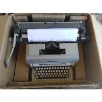 Maquina De Escribir Olivetti Profesional  Estado Semi Nueva, usado segunda mano  Chile 